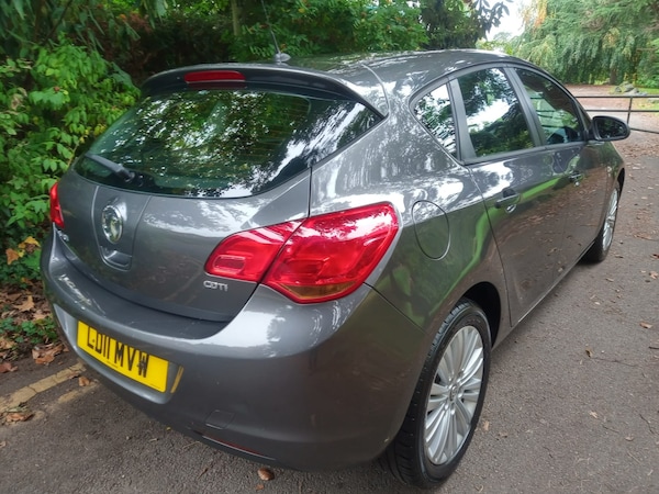Used Vauxhall Astra 2011 for sale - 76265383: Photo 6