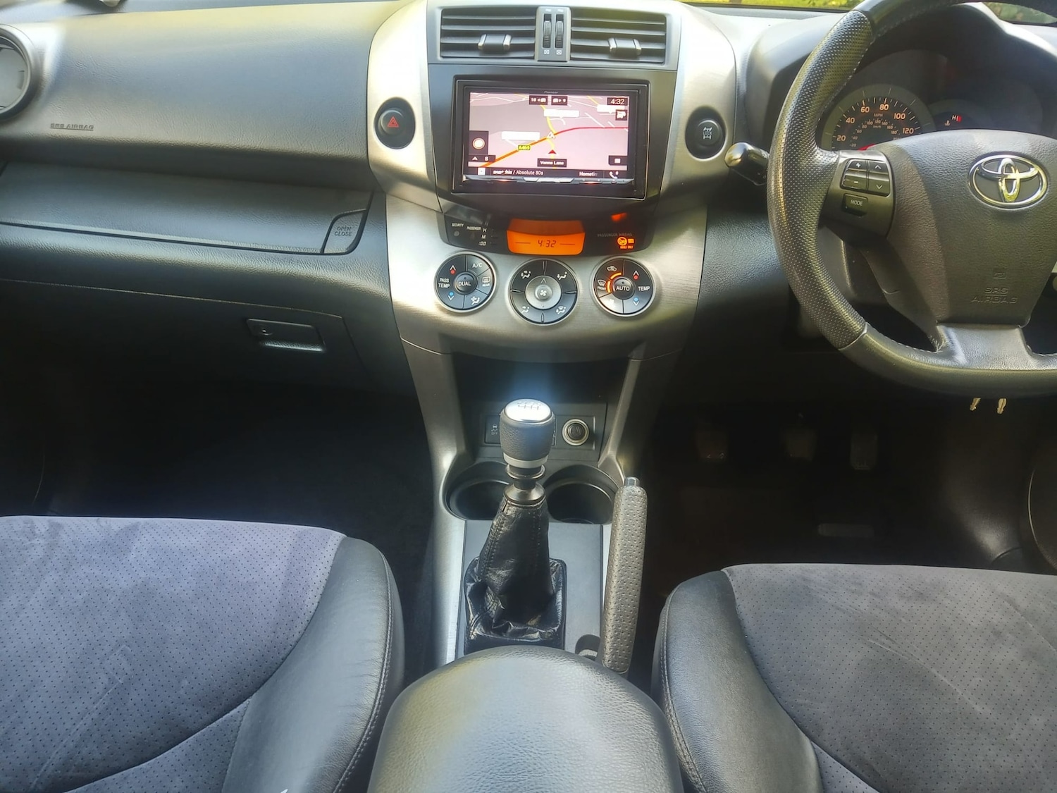 Used Toyota RAV4 2011 for sale - 76066874: Photo 11