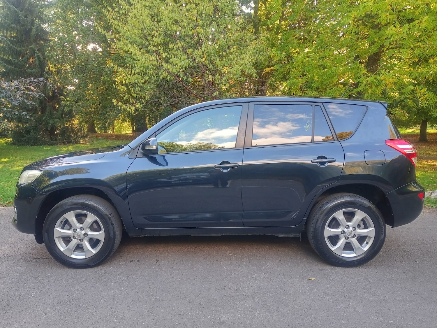 Used Toyota RAV4 2011 for sale - 76066874: Photo 3