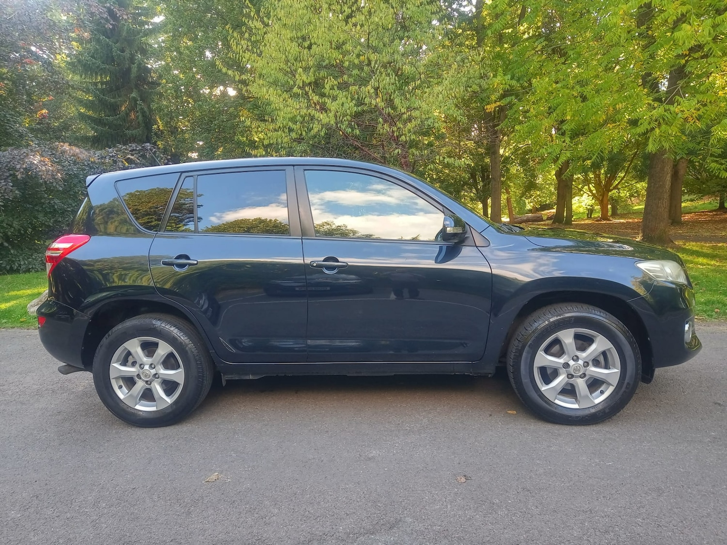 Used Toyota RAV4 2011 for sale - 76066874: Photo 8
