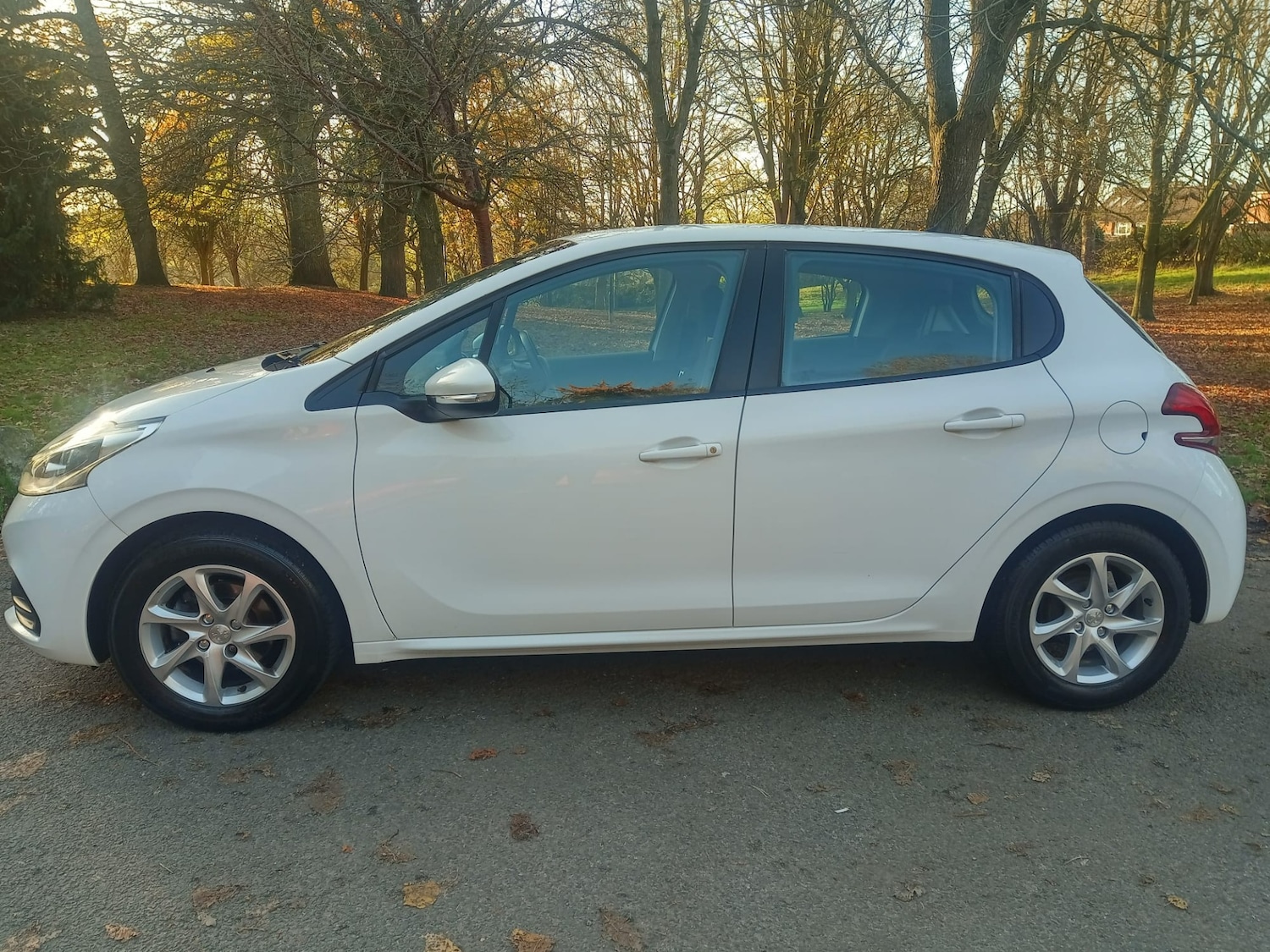 Used Peugeot 208 2016 for sale - 76611671: Photo 3