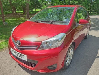 Used Toyota Yaris 2013 for sale - 79569006: Photo