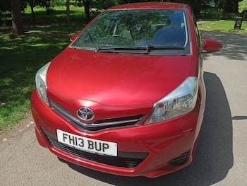Used Toyota Yaris 2013 for sale - 79569006: Photo