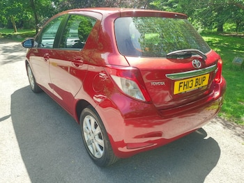 Used Toyota Yaris 2013 for sale - 79569006: Photo