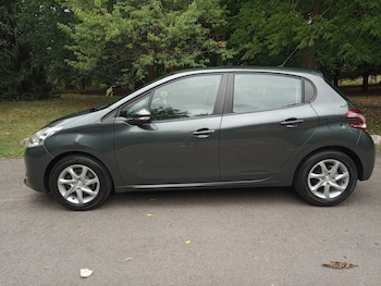Used Peugeot 208 2014 for sale - 75483167: Photo