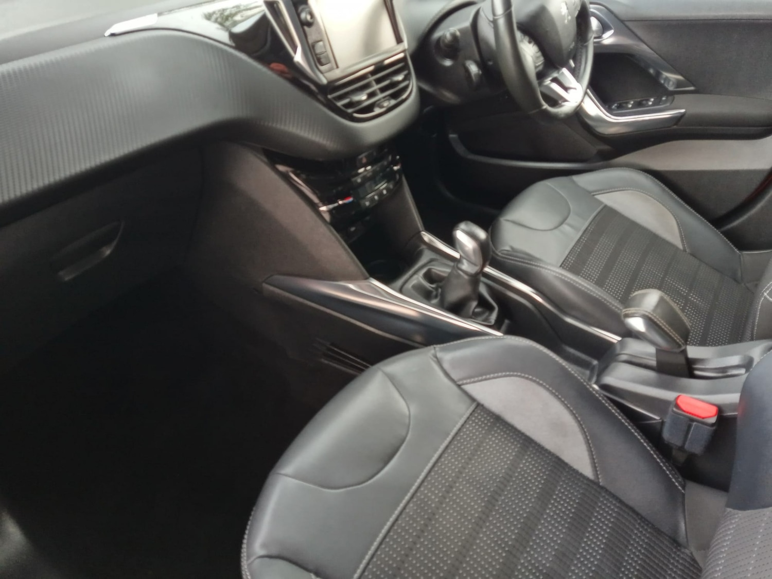 Used Peugeot 2008 2015 for sale - 77762632: Photo 11