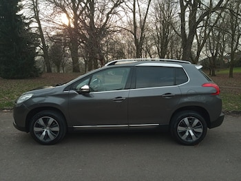 Used Peugeot 2008 2015 for sale - 77762632: Photo