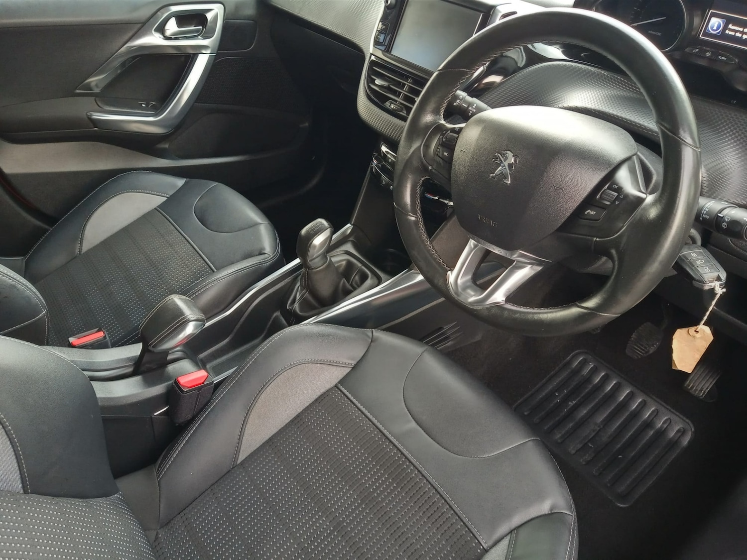 Used Peugeot 2008 2015 for sale - 77762632: Photo 9