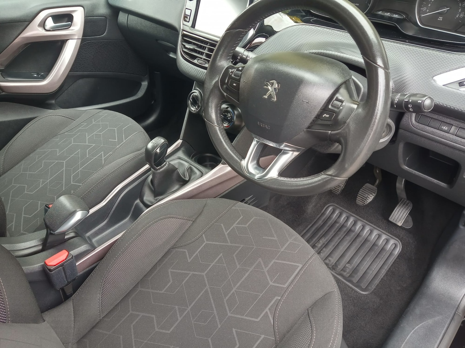 Used Peugeot 2008 2016 for sale - 76116709: Photo 10