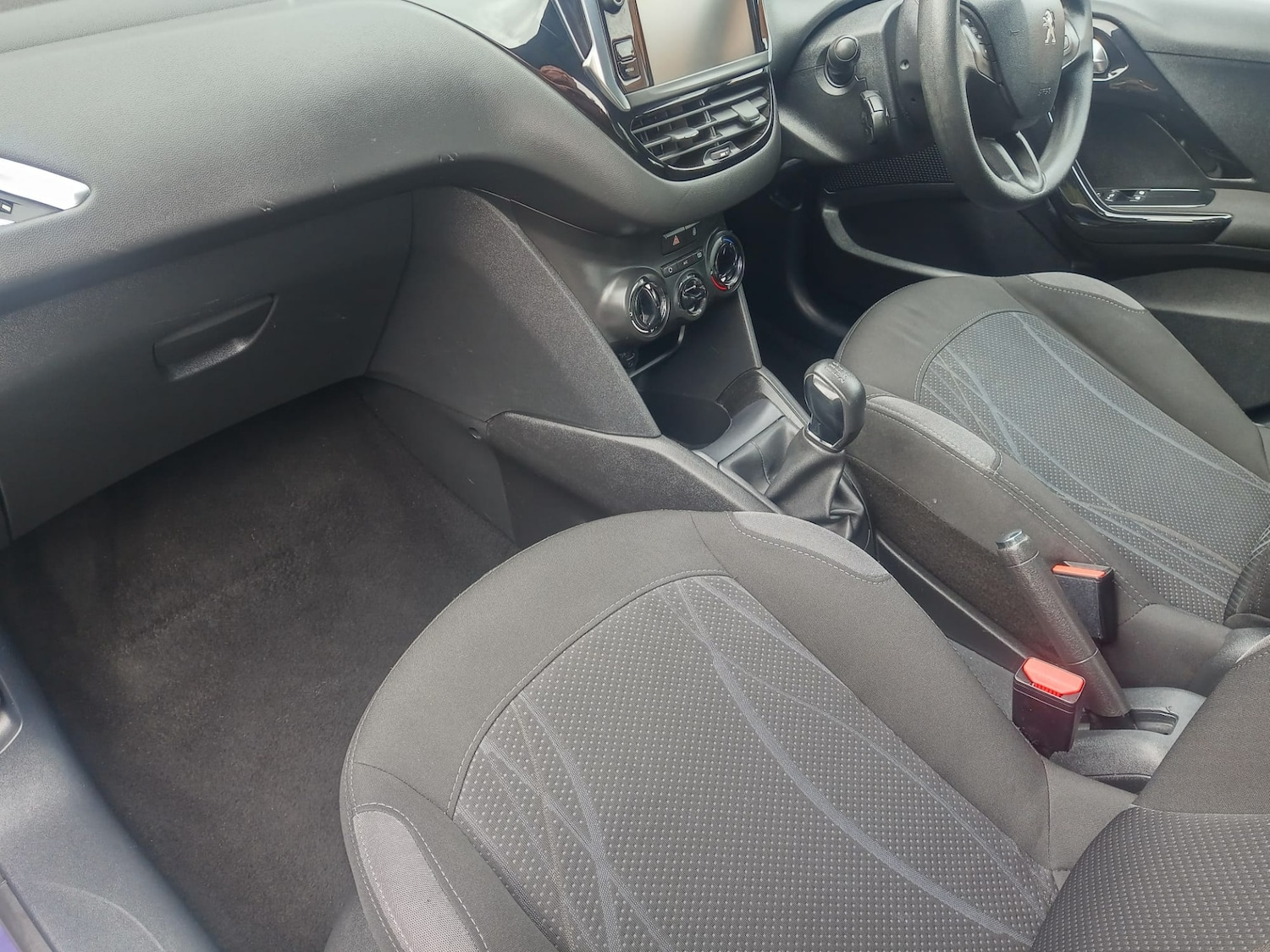 Used Peugeot 208 2015 for sale - 77762981: Photo 11