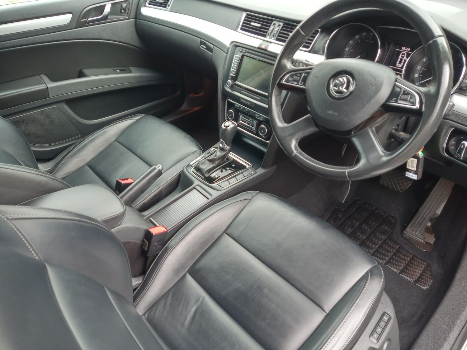 Used Skoda Superb 2015 for sale - 76115863: Photo 10
