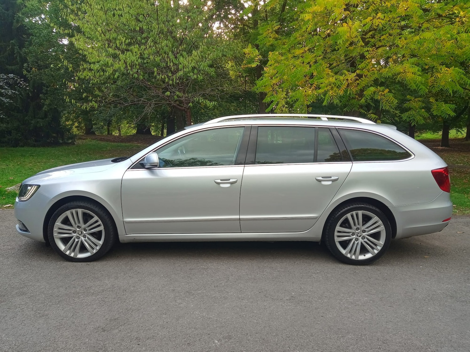 Used Skoda Superb 2015 for sale - 76115863: Photo 3