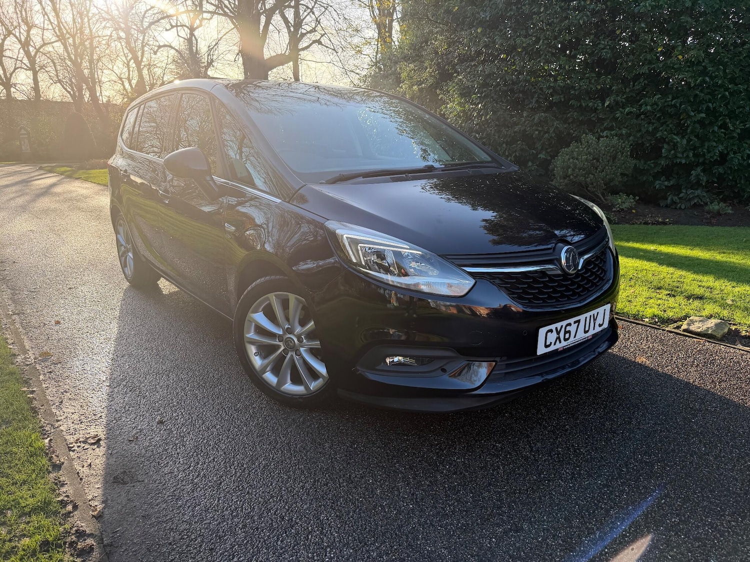 Used Vauxhall Zafira Tourer 2017 for sale - 76608166: Photo 2