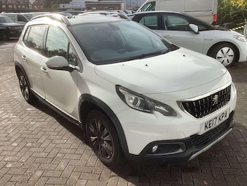 Used Peugeot 2008 2017 for sale - 76456990: Photo