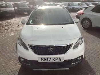 Used Peugeot 2008 2017 for sale - 76456990: Photo