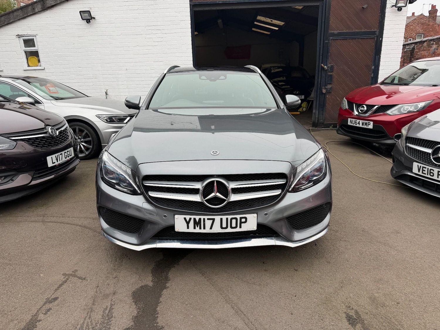 Used Mercedes-Benz C Class 2017 for sale - 76283983: Photo 2