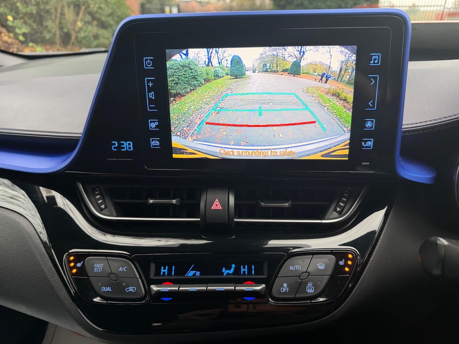 Used Toyota C-HR 2017 for sale - 76538925: Photo 25