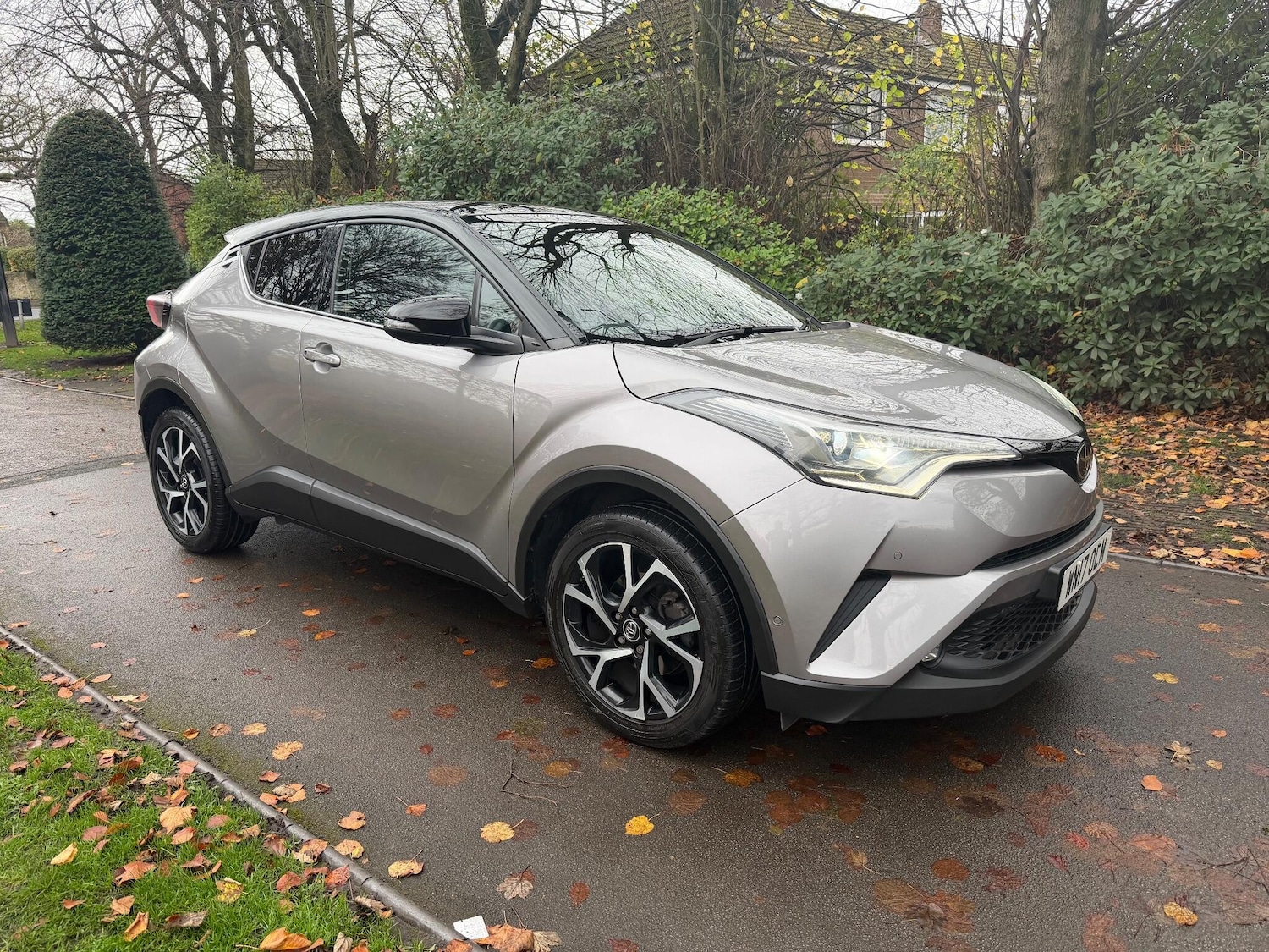 Used Toyota C-HR 2017 for sale - 76538925: Photo 3