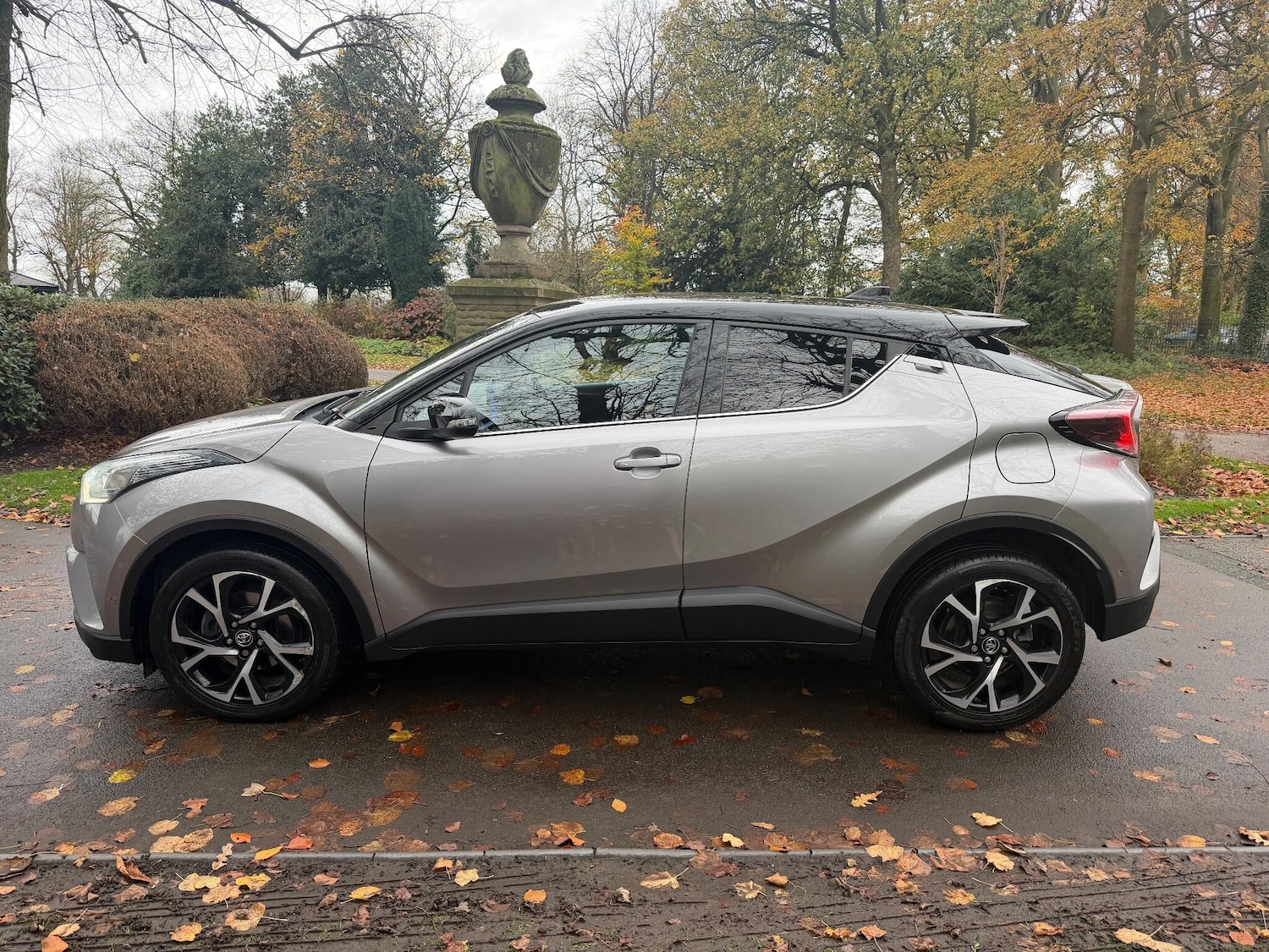 Used Toyota C-HR 2017 for sale - 76538925: Photo 8