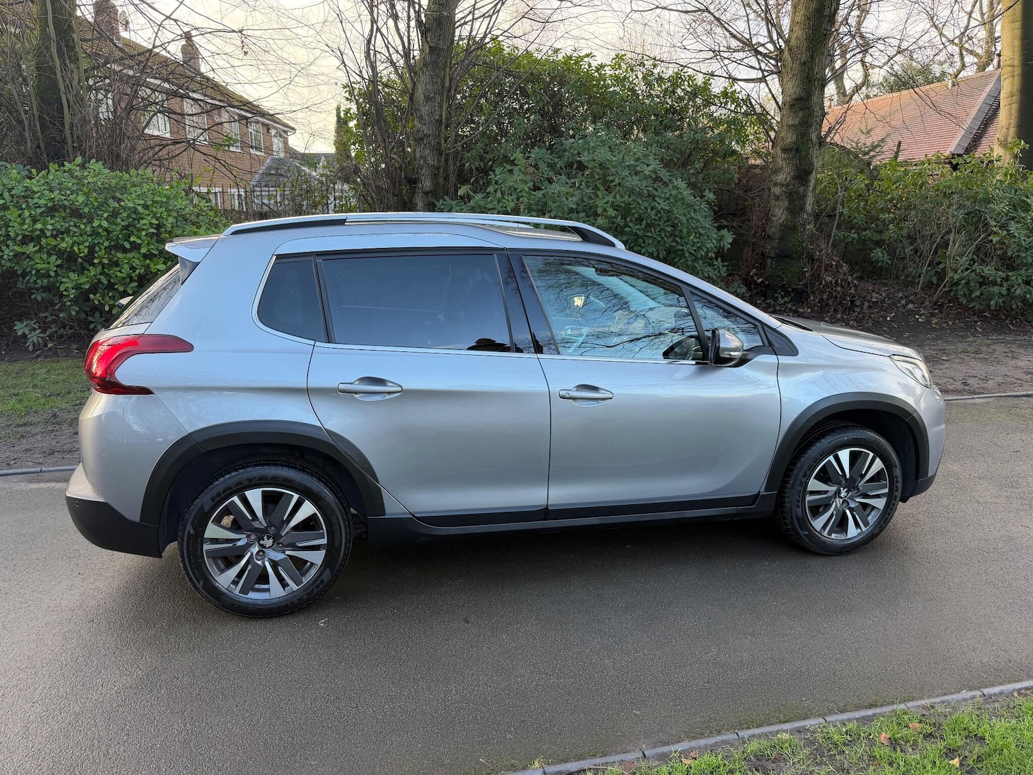 Used Peugeot 2008 2017 for sale - 77163053: Photo 9
