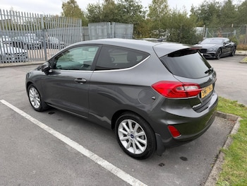 Used Ford Fiesta 2017 for sale - 76282623: Photo 4