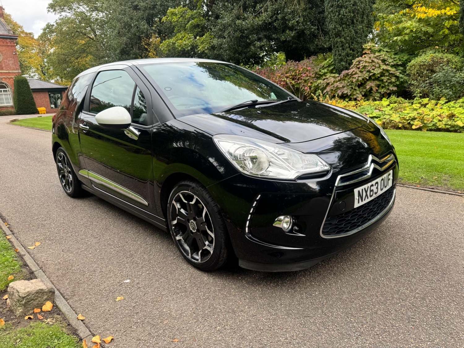 Used Citroen DS3 2013 for sale - 76121850: Photo 2