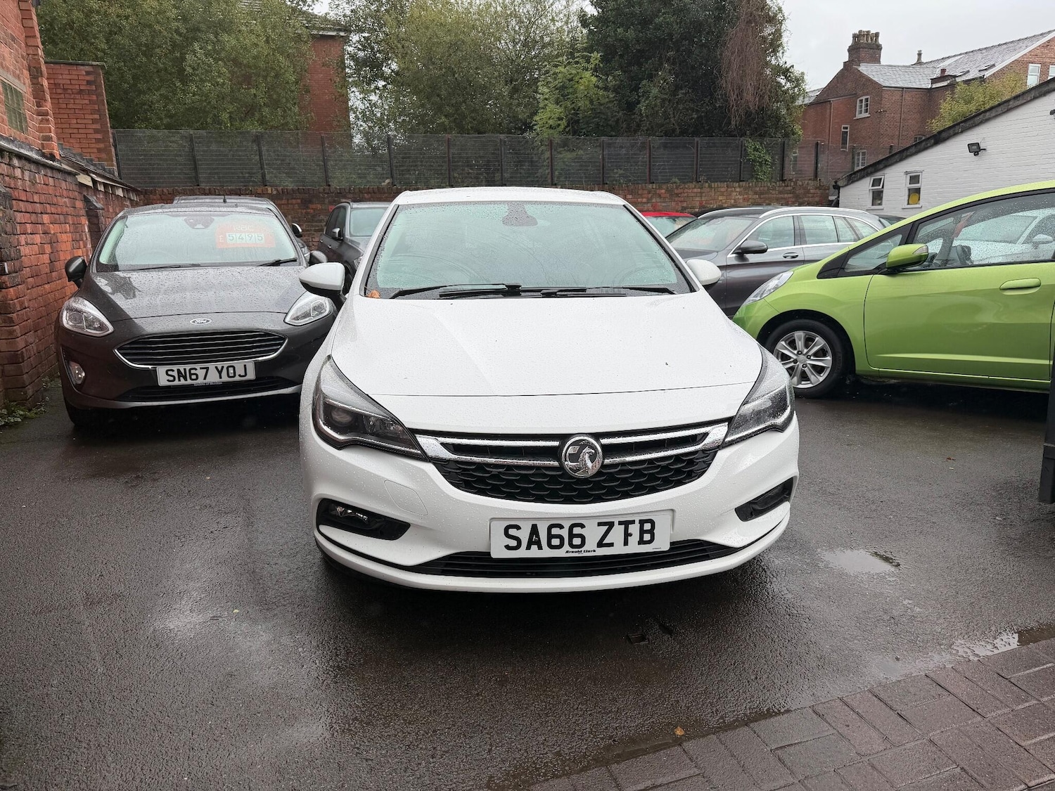 Used Vauxhall Astra 2016 for sale - 76336673: Photo 2
