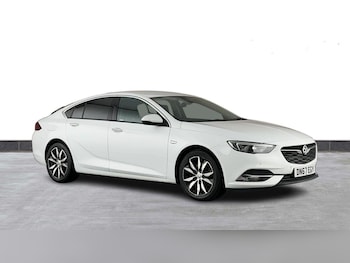 2017 (67) - 2.0 Turbo D Tech Line Nav 5dr