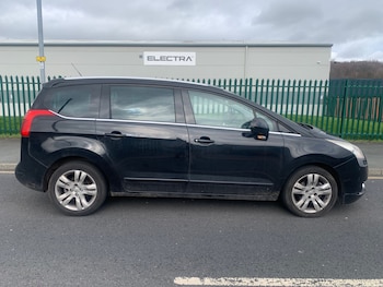 Used Peugeot 5008 2010 for sale - 77903634: Photo