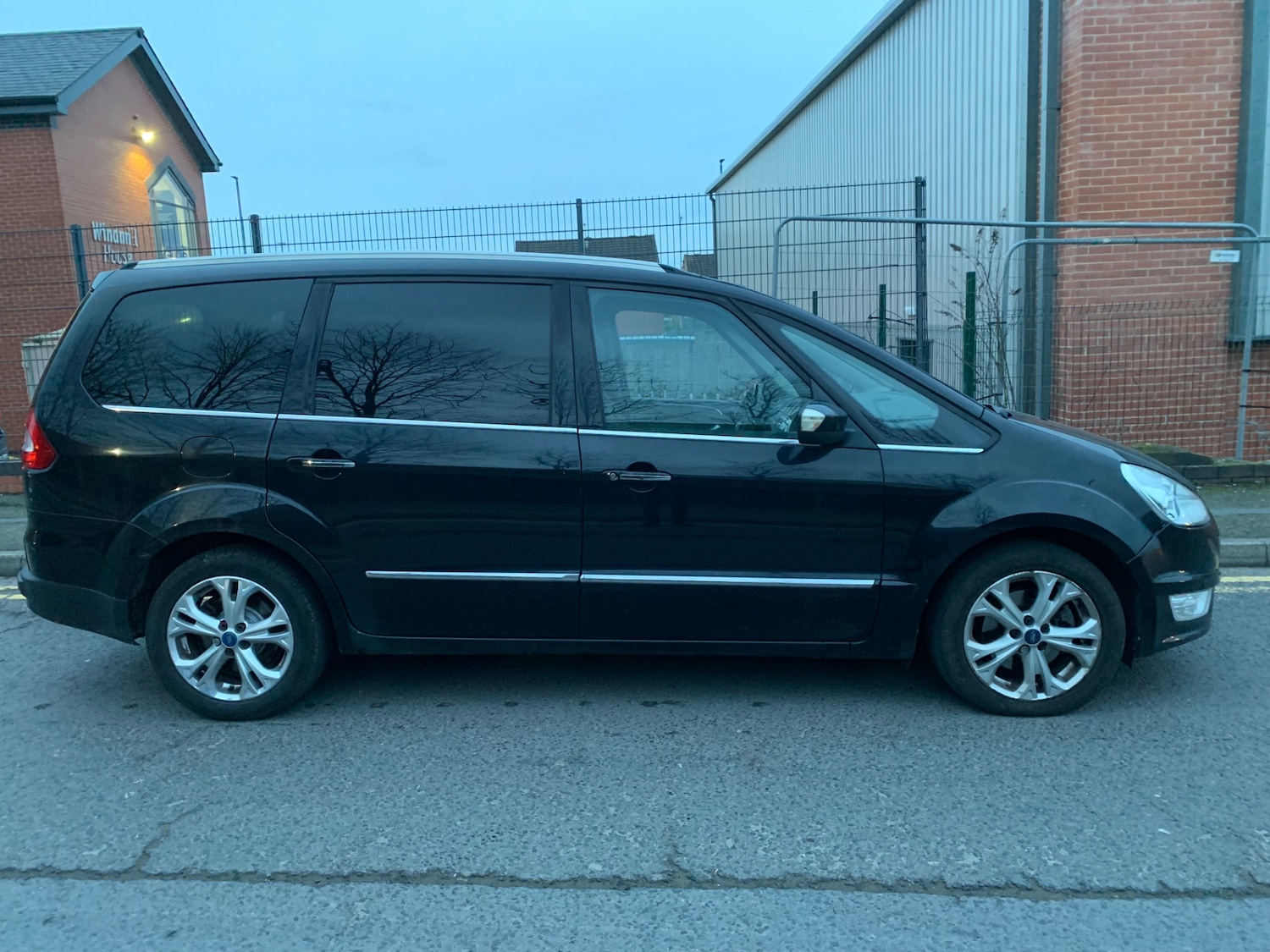 Used Ford Galaxy 2014 for sale - 77613857: Photo 2