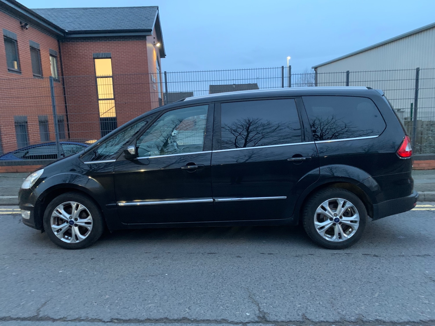 Used Ford Galaxy 2014 for sale - 77613857: Photo 4