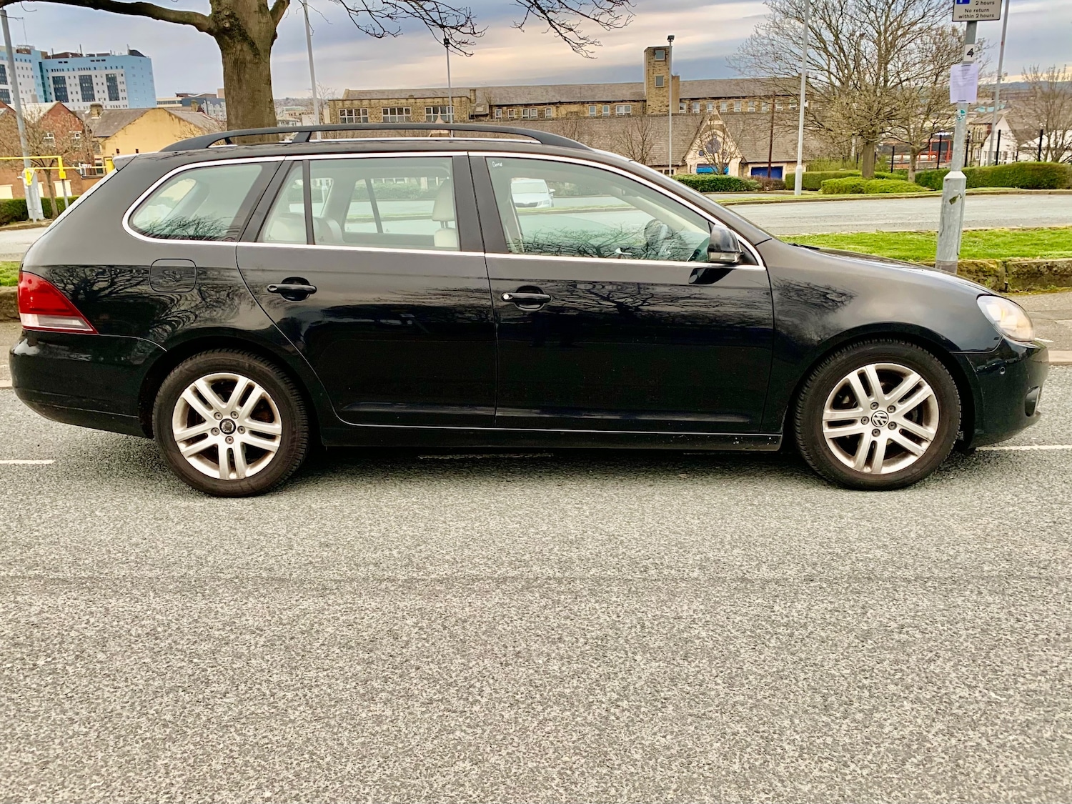 Used Volkswagen Golf 2011 for sale - 78008968: Photo 2