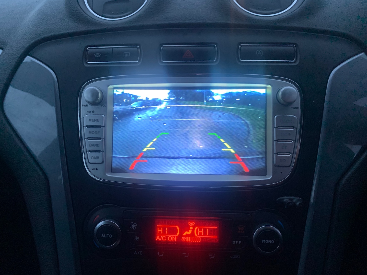 Used Ford Mondeo 2011 for sale - 76936744: Photo 12