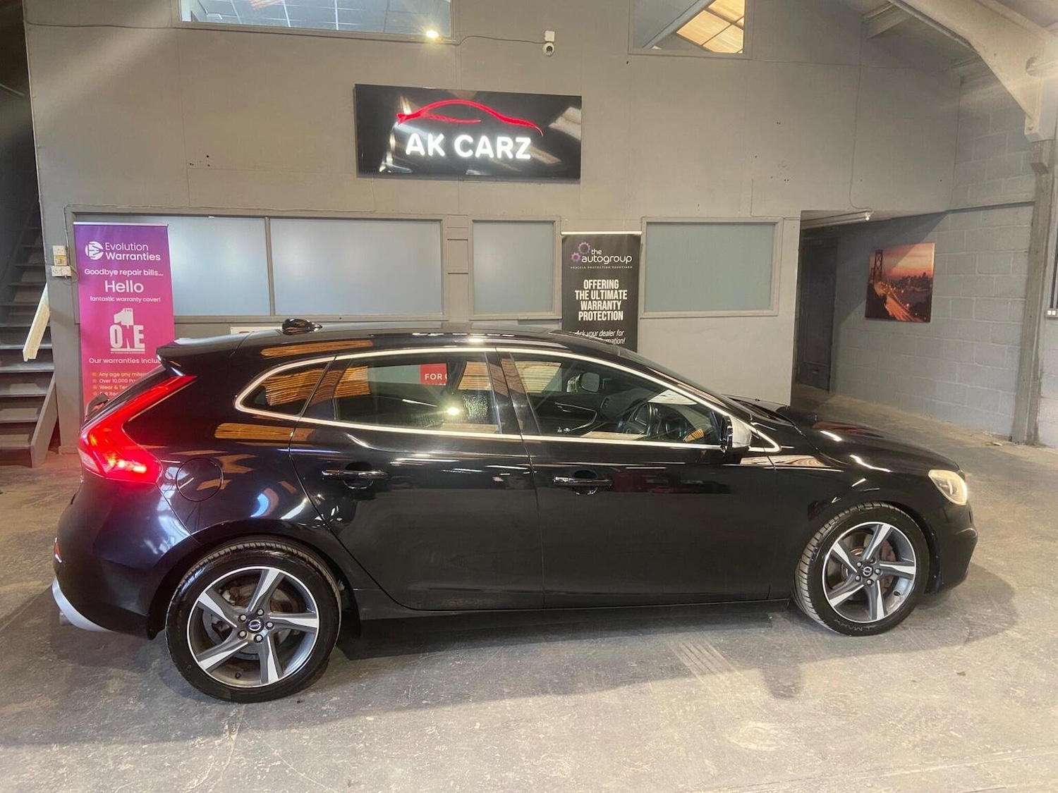 Used Volvo V40 2014 for sale - 77465803: Photo 2