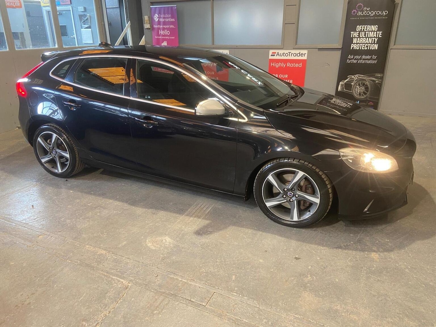 Used Volvo V40 2014 for sale - 77465803: Photo 5