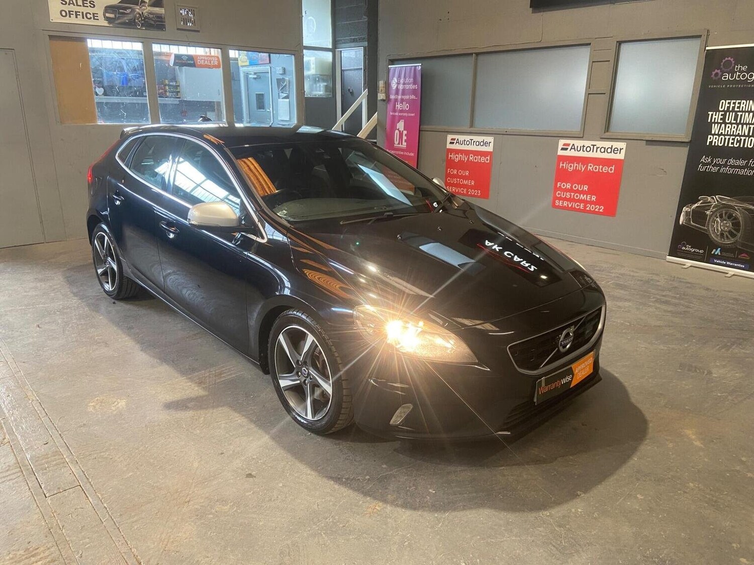 Used Volvo V40 2014 for sale - 77465803: Photo 6