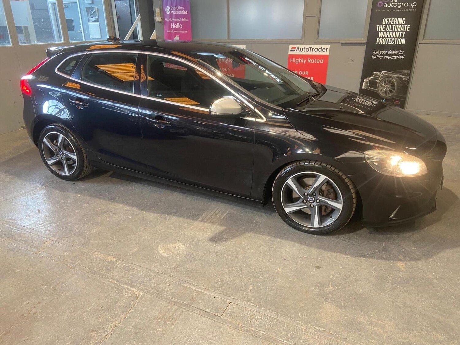 Used Volvo V40 2014 for sale - 77465803: Photo 8