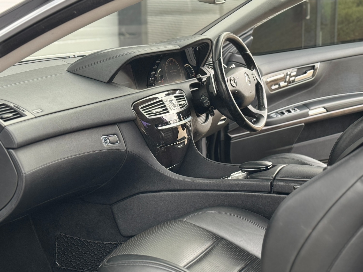 Used Mercedes-Benz CL 2009 for sale - 77573689: Photo 17