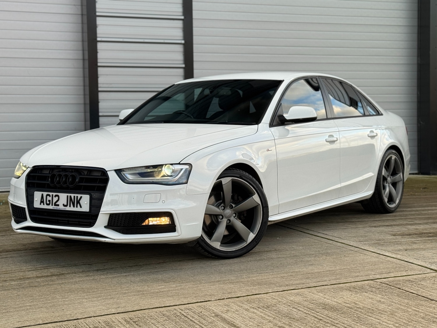 Used Audi A4 2012 for sale - 77234254: Photo 2