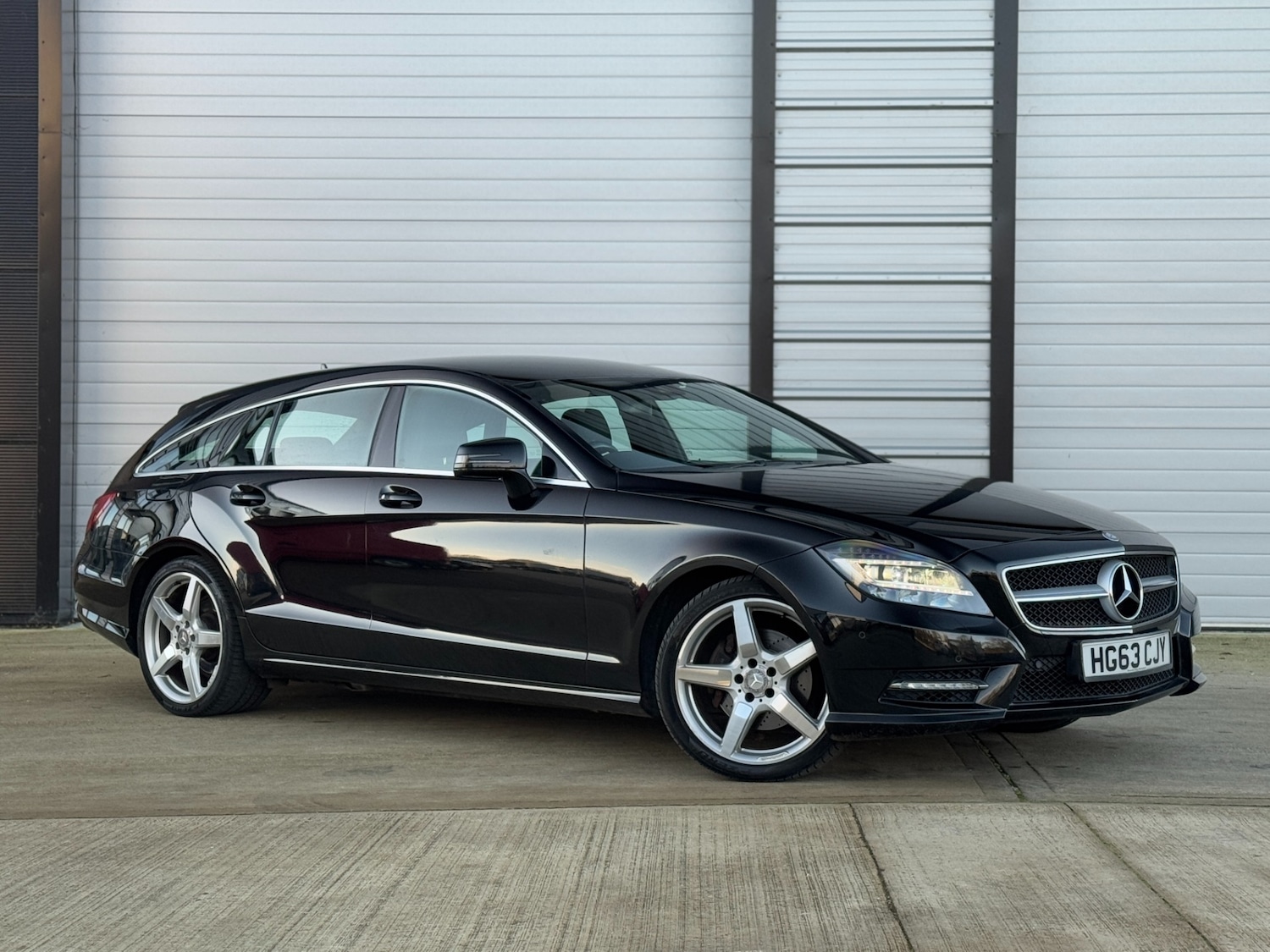 Used Mercedes-Benz CLS 2013 for sale - 76839998: Photo 2