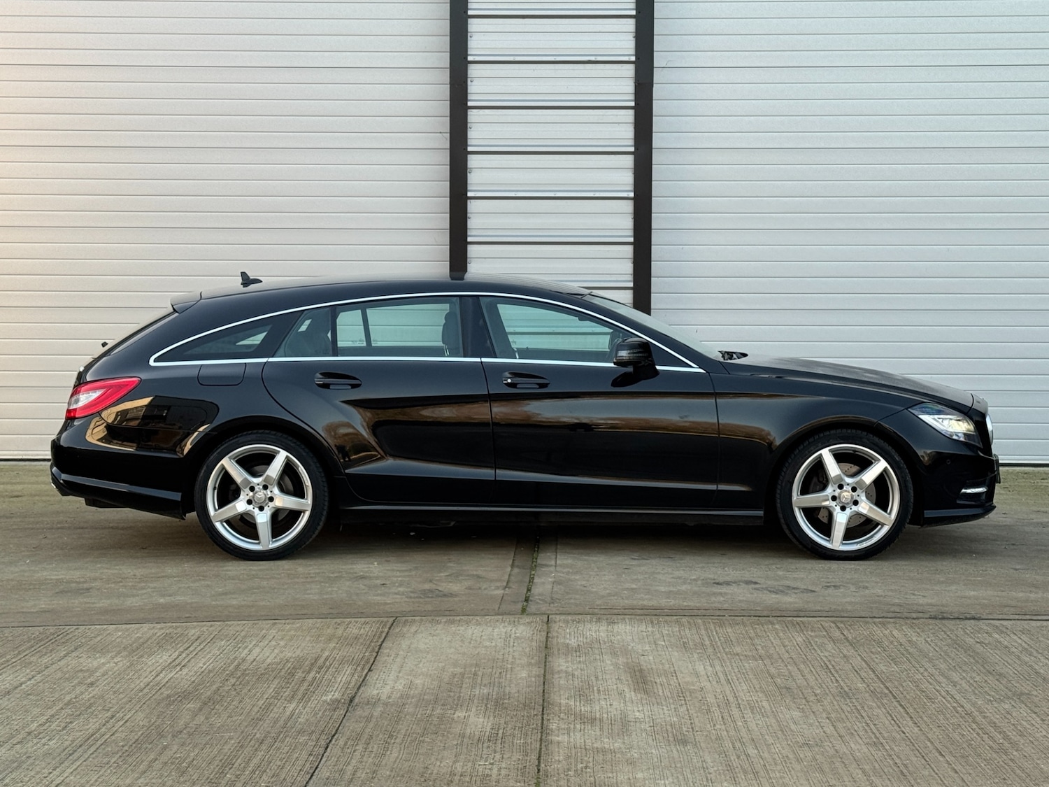 Used Mercedes-Benz CLS 2013 for sale - 76839998: Photo 3