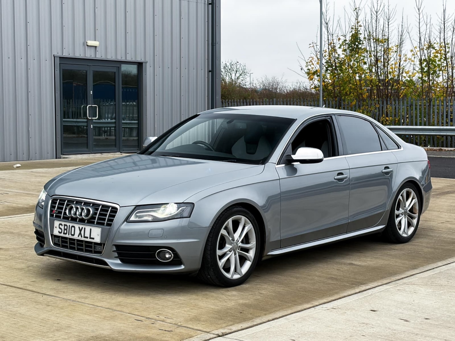 Used Audi A4 2010 for sale - 77991898: Photo 10