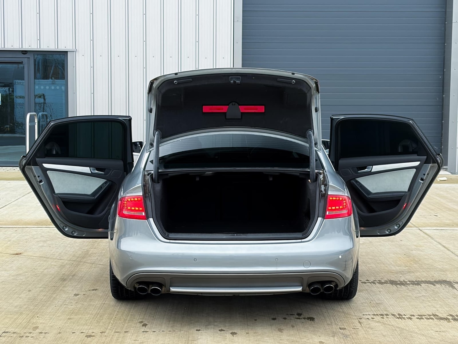 Used Audi A4 2010 for sale - 77991898: Photo 13