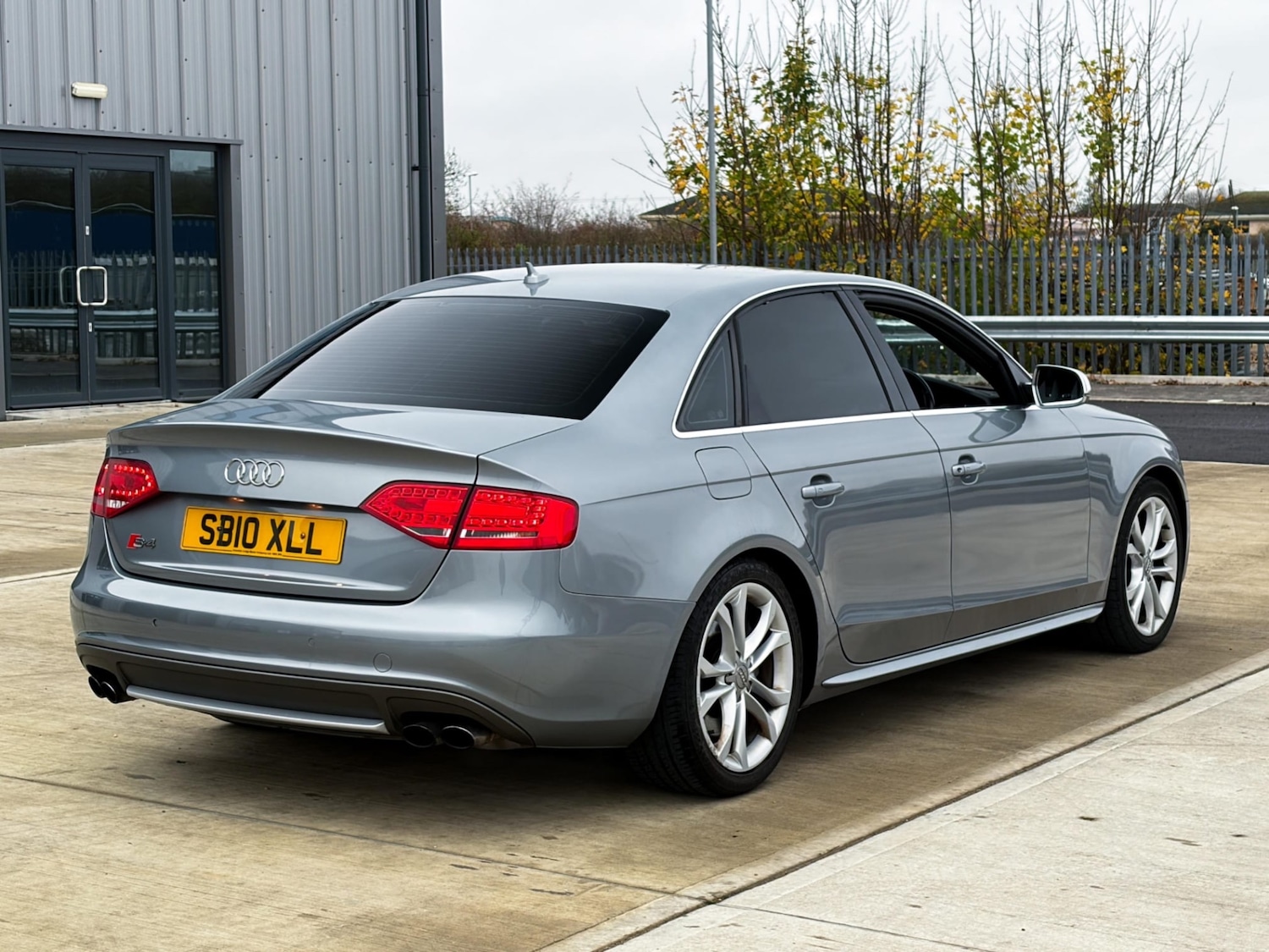 Used Audi A4 2010 for sale - 77991898: Photo 14