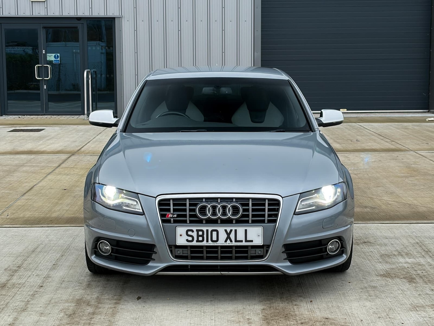 Used Audi A4 2010 for sale - 77991898: Photo 5