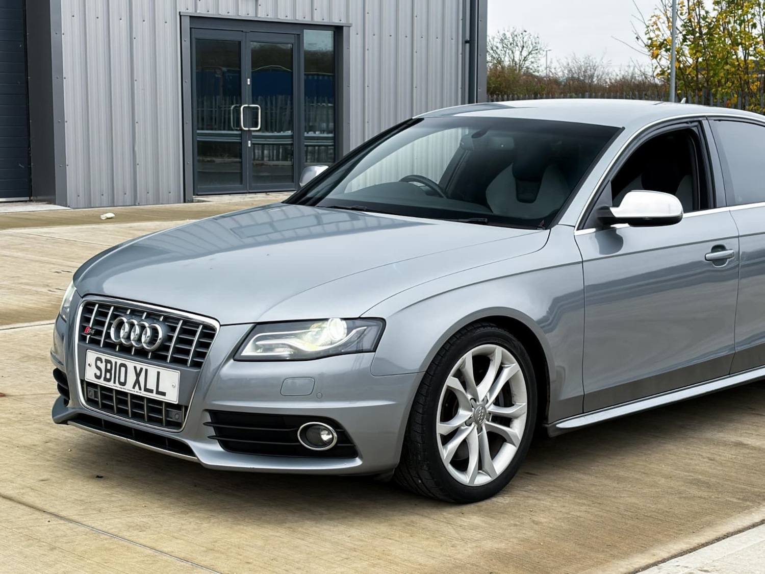 Used Audi A4 2010 for sale - 77991898: Photo 9