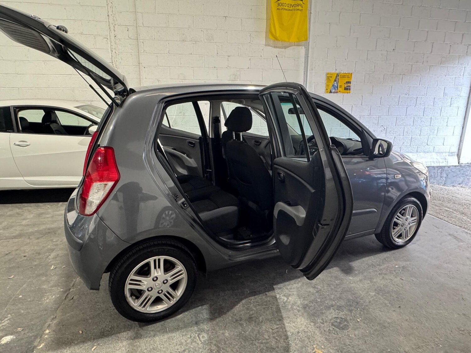 Used Hyundai i10 for sale - 78214854: Photo 23