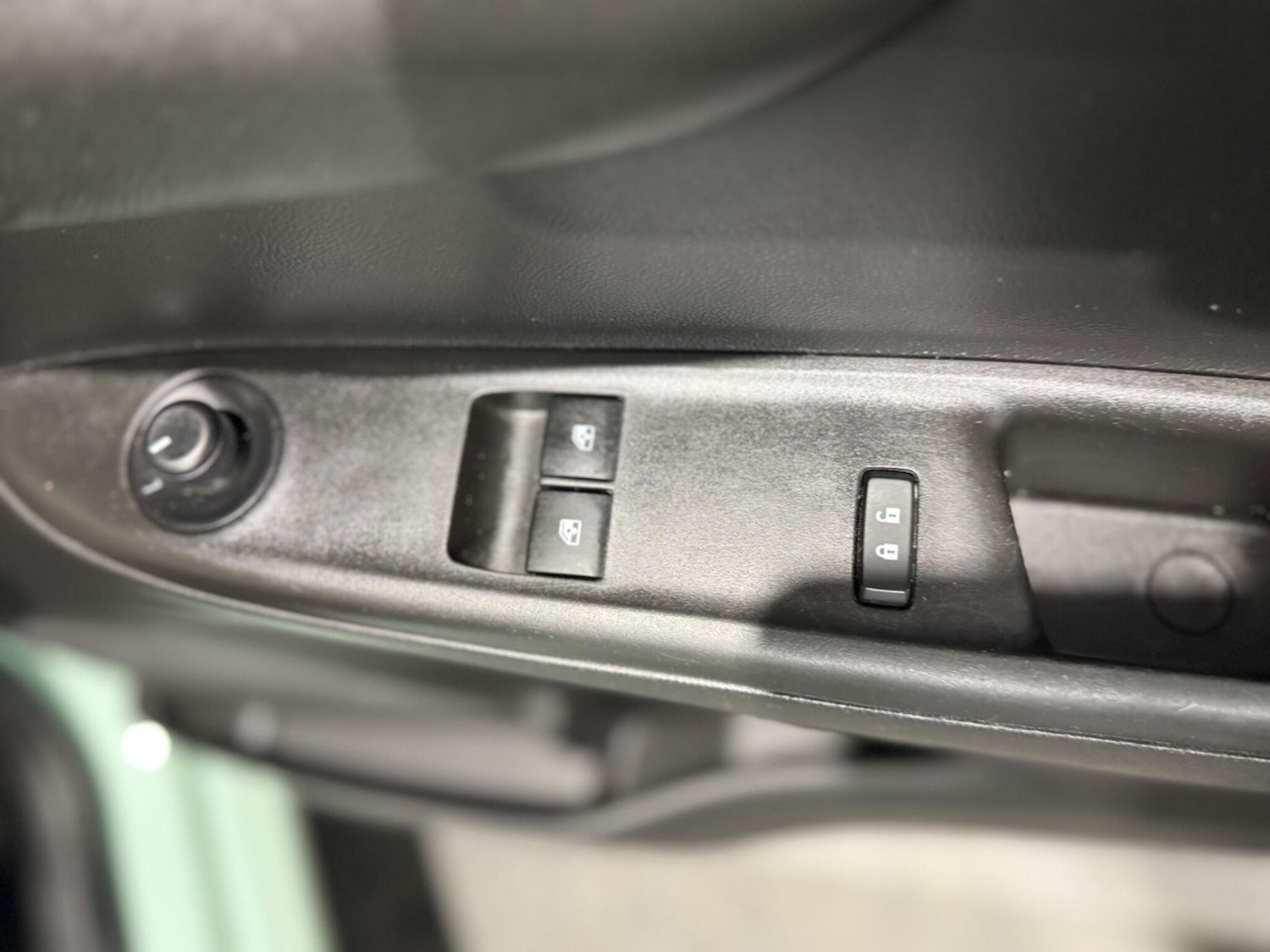 Used Vauxhall Viva 2017 for sale - 77130673: Photo 29