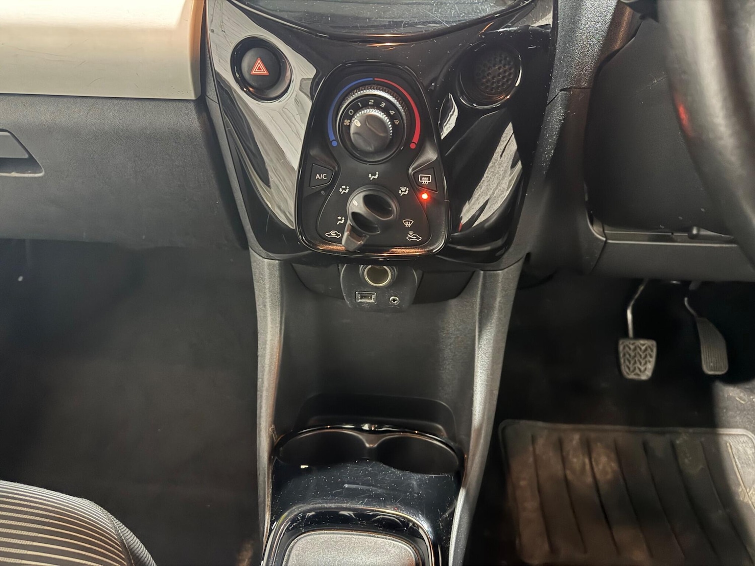 Used Peugeot 108 2015 for sale - 77549717: Photo 15