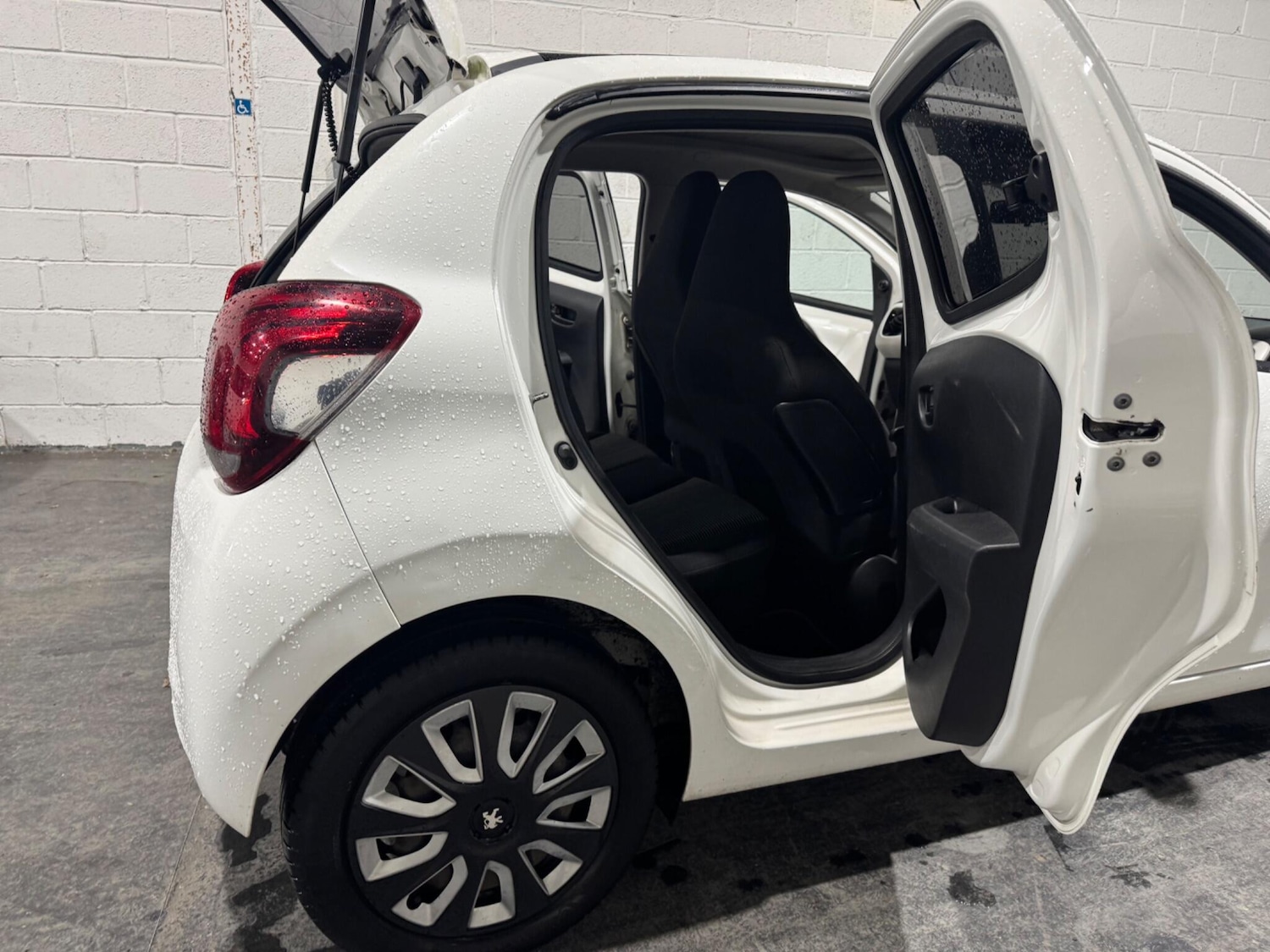 Used Peugeot 108 2015 for sale - 77549717: Photo 27